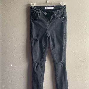 Black ripped skinny jeans